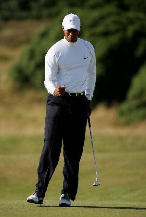 Tiger Woods on putannut mainiosti Openissa. Sunnuntaina pitäisi saada lauantaina ongelmia tuottaneet avaukset kentälle &copy Getty Images