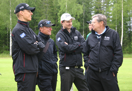 Timo Rauhala oli vahvasti ideoimassa SK-Golf Challengea. Seurana Alexander ja Göran Stubb, joiden välissä Lars Sonck.