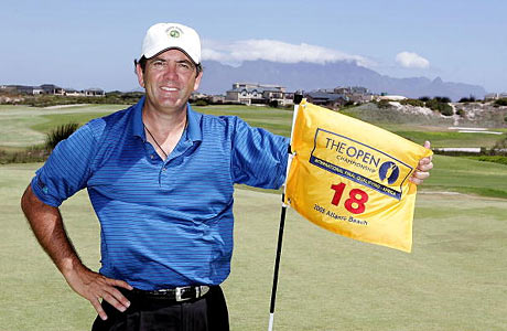 <b>Torstaina Kakko pelaa yhdessä varsinaisen ”roadrunnerin”, Etelä-Afrikan 49-vuotiaan <b>David Frostin</b> kanssa. Frost on voittanut urallaan mm. kymmenen kertaa PGA Tourilla, kotimaasaan mm. Million Dollar Challengen kolmasti. Ainoa ykköstila ET:lta on Ranskasta vuodelta 1984. Toinen pelikaveri on Uuden-Seelannin <b>Mark Brown</b> joka on päässyt maistelemaan voittoja mm. Aasian Tourilla. Kun Kakolla on nyt henki päällä, ei jatkoonpääsy olisi suuri yllätys, niitä hänellä on ET:lla loistavalla prosentilla, vain viisi karsiutumista 18:ssa kisassa. Top-30 sijalle nousu vaatisi jo loistavaa onnistumista, London Clubilla on mukana huomattavan kova tähtien katras ja näiden lisäksi vankka joukko muita osaajia.  <b>Mikko Ilonen</b> starttaa kilpailuunsa iltapäivällä kello 16.00 yhdessä Marc Warrenin ja David Lynnin kanssa.<span class=