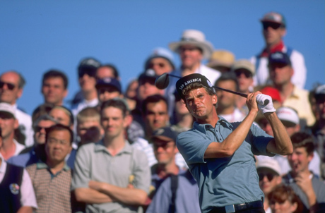 <b> Orlandossa asuva 44-vuotias Parnevik on voittanut urallaan viisi turnausta PGA Tourilla ja neljä Euroopan Tourilla. Hän on ruotsalaisista miespelaajista päässyt kaikkein lähimmäksi major-turnauksen voittoa, oltuaan British Openissa kaksi kertaa (1994 ja 1997) toisena. Maailmanlistalla ”Spaceman” on ollut 38 viikkoa kymmenen parhaan joukossa, vuosina 2000 ja 2001. Erilaisten vammojen vuoksi tukholmalaissyntyisen ura on käynyt viime vuosina laskusuuntaiseksi, ja tällä hetkellä Parnevik pelaa PGA Tourilla ns. uratienestisäännön turvin. <i>Marko Kuivasaari</i><span class=
