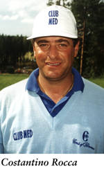 Costantino Rocca on lupautunut pelaaman hiekkamailallaan Lahden Golfin mestaruuskisoissa.