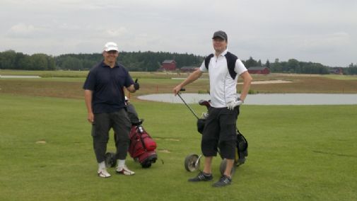 Pelaajat ovat nauttineet täysimittaisesta golfista Vantaalla, vaikka kentän kunto ei vielä lopullinen olekaan.
