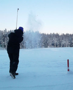 Keskiviikkona Rovaniemellä golfattiin -33 asteen pakkasessa.