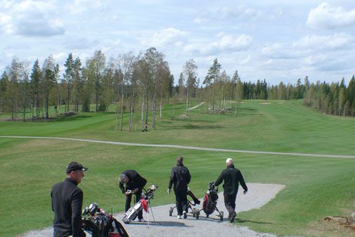 Golf Pirkkalassa kenttä oli jo toukokuun puolivälissä kuin kesäkunnossa.