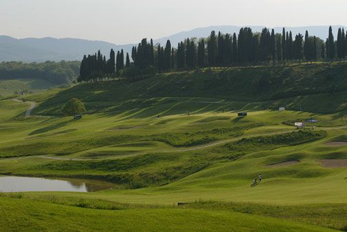 Poggio dei Medici kuuluu Toscanan golfkenttien kärkikaartiin.