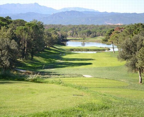 PGA Catalunyan Stadium Coursen 13. väylä on todella upea.