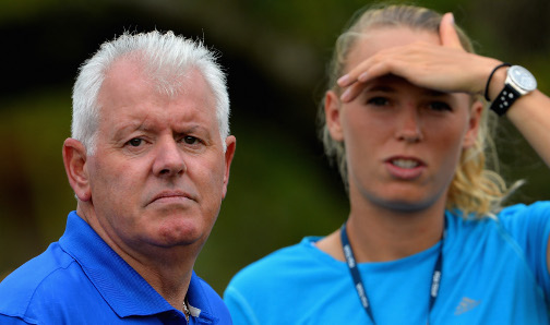 Isä Gerry ja tyttöystävä Caroline Wozniacki seurasivat Roryn otteita ensimmäisellä kierroksella. Kuva: Getty Images.