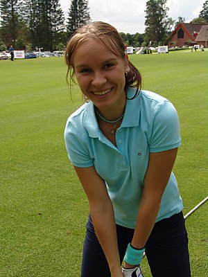 EM-pronssia 18-vuotiaiden tyttöjen sarjassa vuonna 2000 voittanut Milla Hallanoro on myös etevä mutkamäen taitaja.
