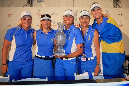 Solheim Cup ja Ruotsin kova ryhmä: Caroline Hedwall (vas.), Annika, Liselotte Neumann, Carin Koch ja <a href=