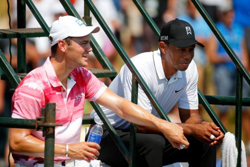 Myös kauden viimeinen major-turnaus, PGA Championship, sai Tigerin mietteliääksi. Juttukaveri Martin Kaymerkaan ei ole pystynyt kilpailuissa samanlaiseen lentoon kuin vuosikymmenen vaihteessa. Kuva: Getty Images