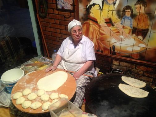 Istanbulissa saa taatusti tuoreita leivonnaisia.