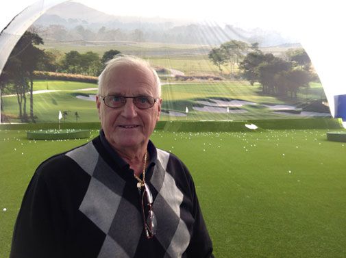 Leo Hilokoski sai Koski Golfin kultaisen ansiomerkin arvokkaasta työstään golfyhteisön valmentajana.